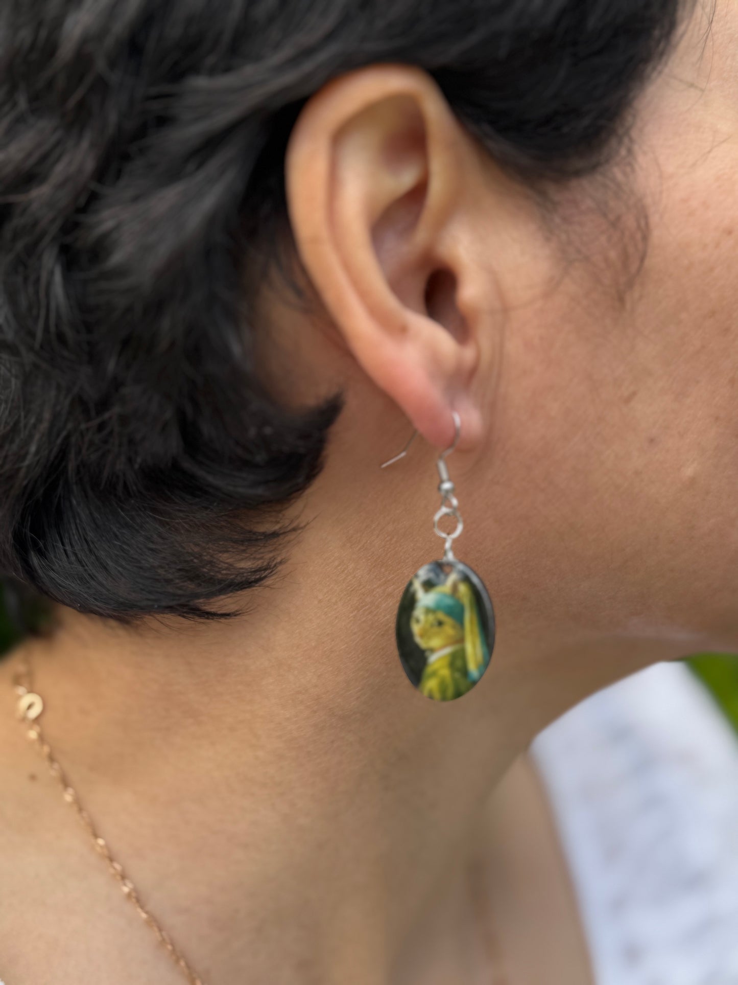 earings the modern cat #15